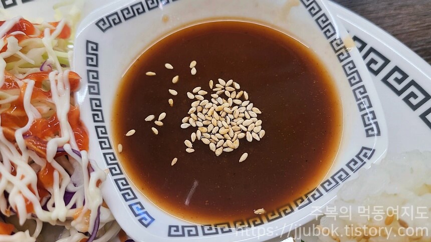 광신제면소-수제-생돈가스-소스