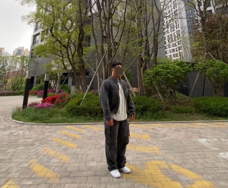 데일리룩('26. 4. 23.)디미트리블랙 VLAD 워시드데님 바이커 재킷, 유니클로 와플헨리넥 티셔츠, 디미트리블랙 VLAD 파라슈트 카고 데님팬츠, 나이키 코트 비전 로우