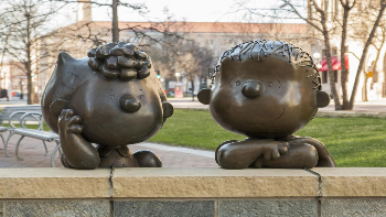 bronze Peanuts statues