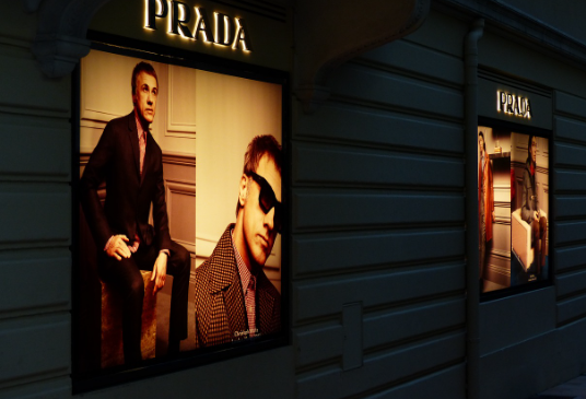 인기 있는 명품 제품 라인업