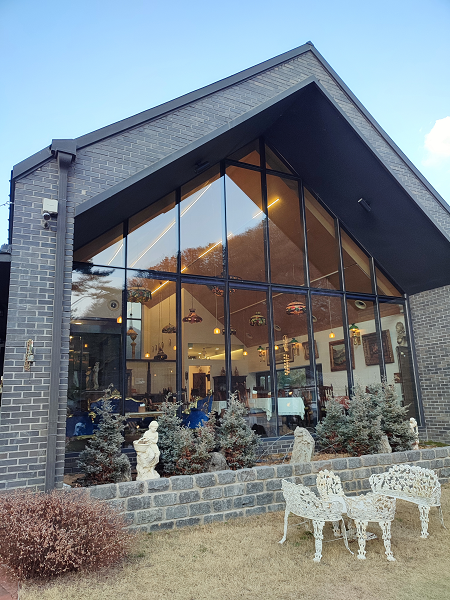 수료식 면회 피콕빌리지 카페 레스토랑