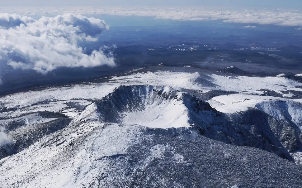 [국내] 겨울 한라산 등산 여행-눈꽃 세상에서 만나는 제주도의 특별한 겨울