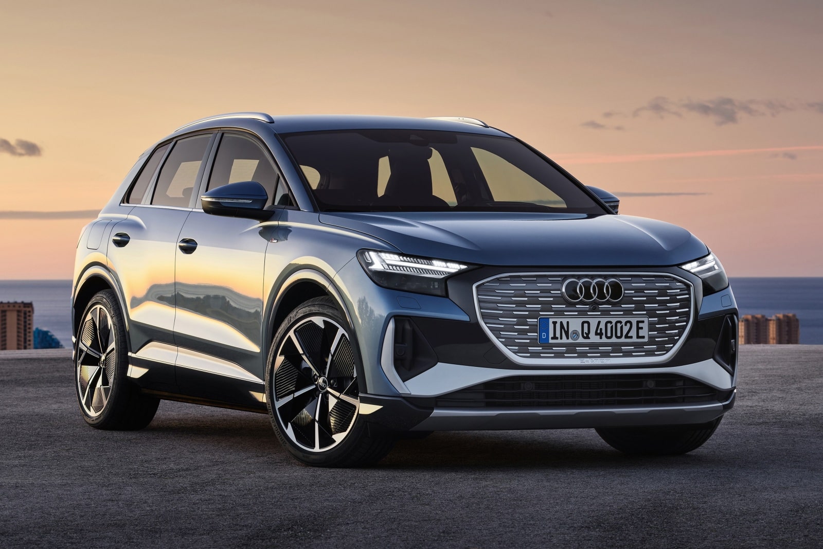 아우디 Q4 50 e-트론 콰트로입니다.