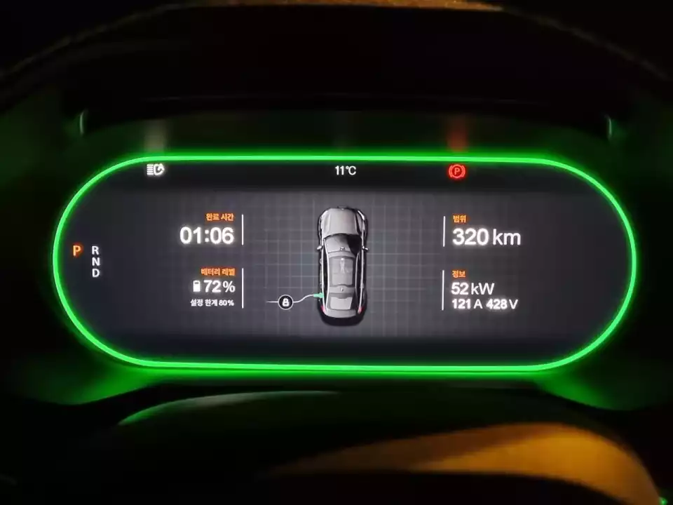 100kW 급속 충전소는 그래도 참을 만합니다.