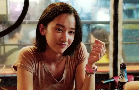 카리스마 여배우 '전종서' 학폭의혹이 터졌다.