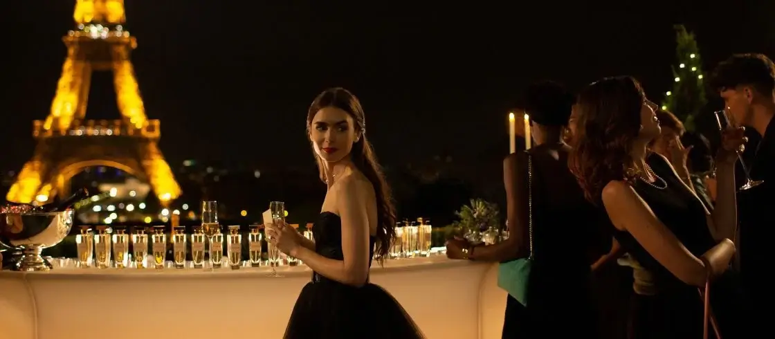 에밀리 인 파리, 센 강변에 있는 주인공의 모습