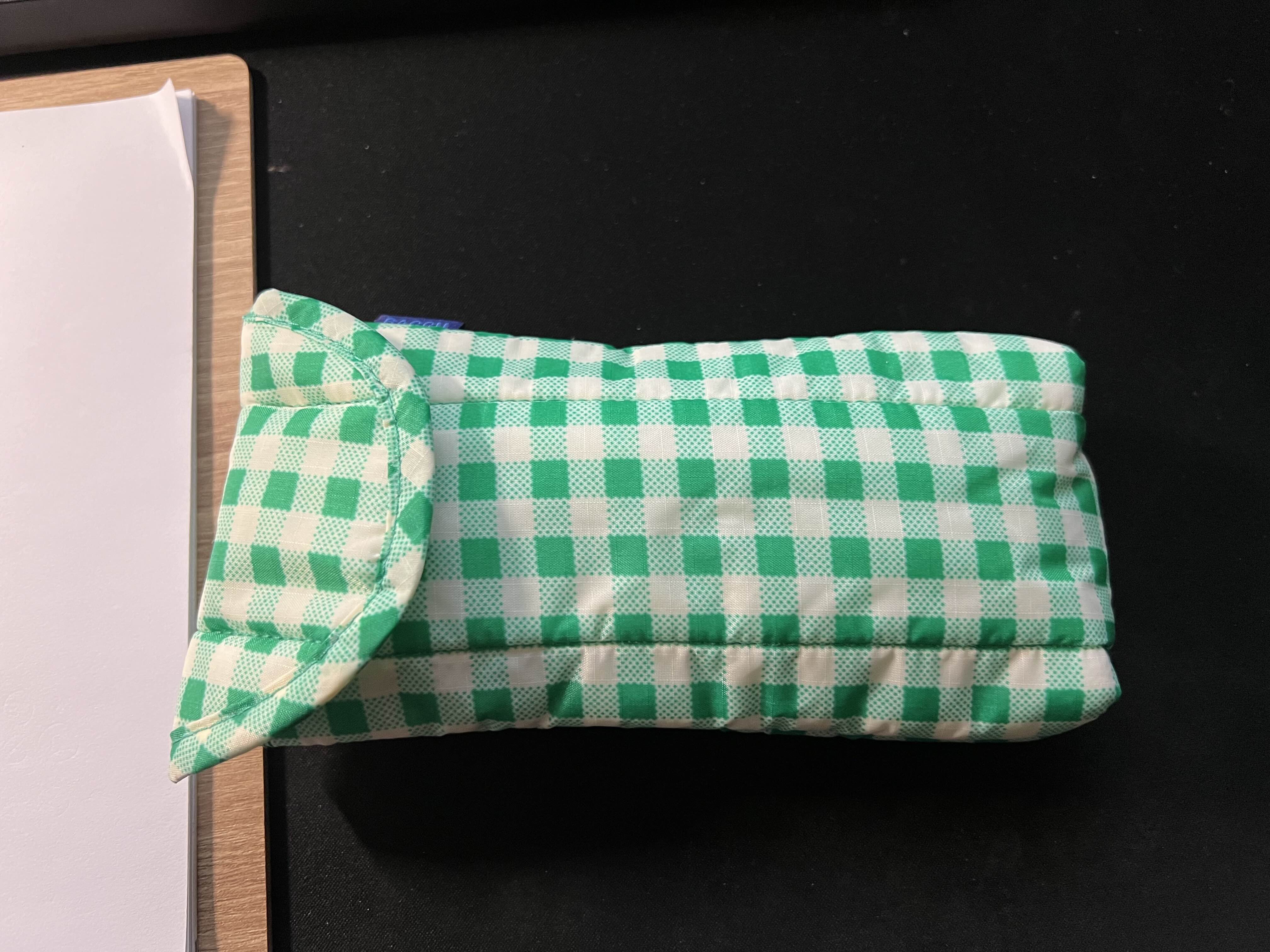 바쿠 안경 케이스 사진