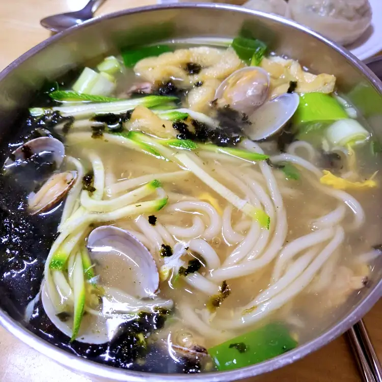 전참시 전지적참견시점 이영자 숨겨진 히든 맛집 청담부부 정우성 이정재 칼국수, 칼비빔국수, 만두, 비빔국수 영등포구 문래동 칼국수집 국수집 맛집 소개
