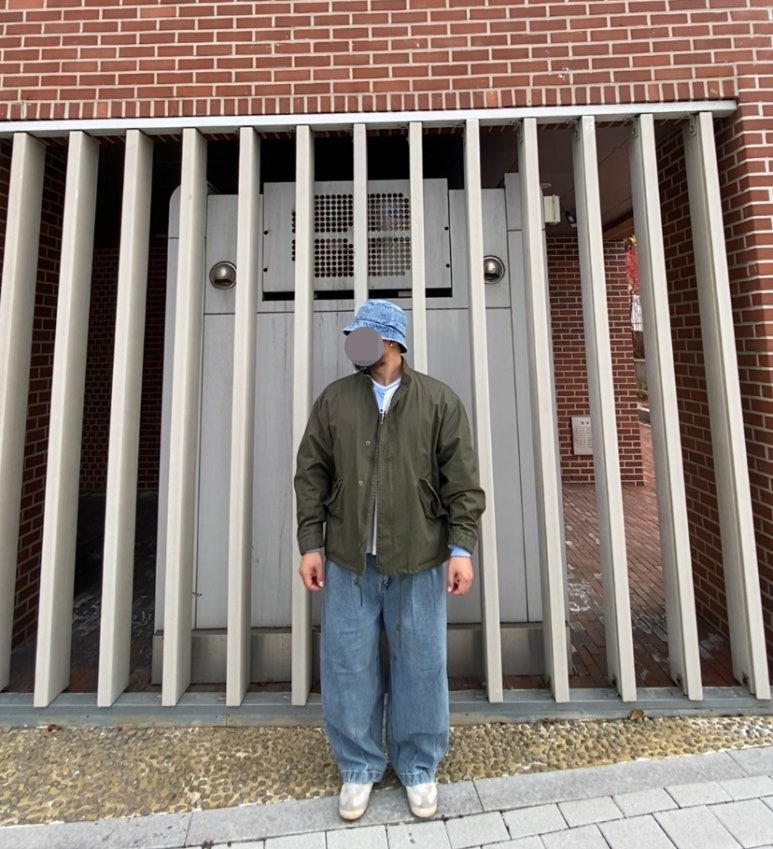 데일리룩('25. 11. 26.)루오에스펙 데님 버킷햇 벙거지, 무탠다드 크롭 필드 야상C-1 재킷, 필루미네이트 아르헨티나 스트라이프티셔츠, 무탠다드 벌룬 팬츠, 아디다스 드래곤