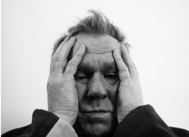 감정을 숨기는 습관 뒤에 숨은 심리의 구조