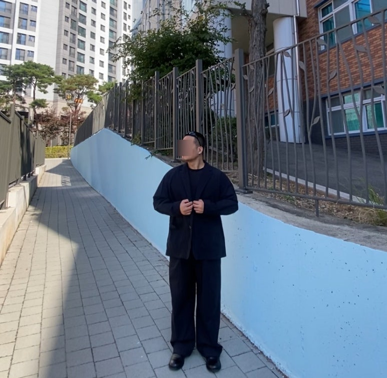 데일리룩('26. 10. 17.)오클리 선글라스 아이자켓 리덕스, 지유 X 엔지니어드 가먼츠 코드레인 재킷 팬츠 셋업, 어커버 티셔츠, kinch!킨치 shower 808 더비슈즈