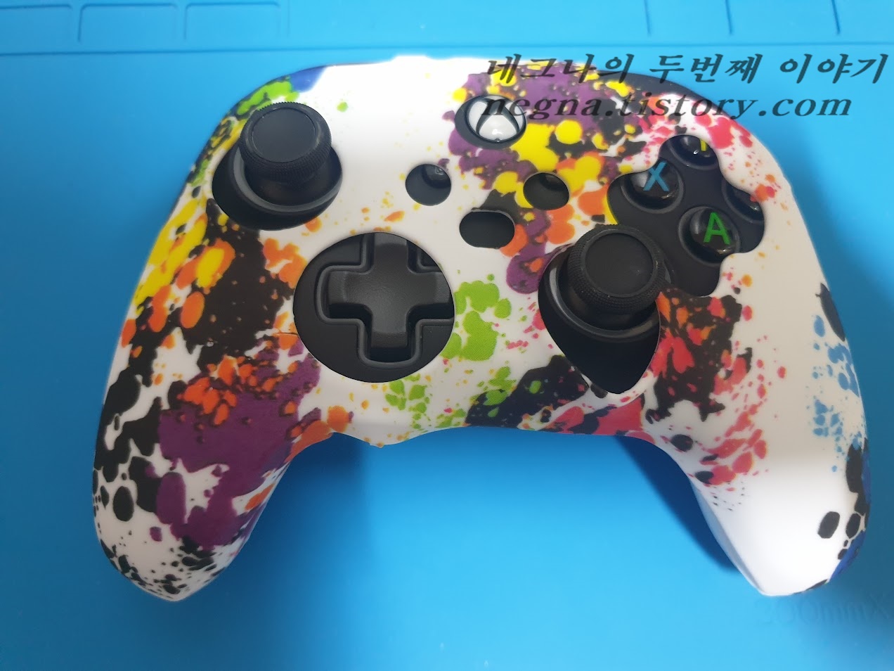 게임패드에 설치. 잘 안 맞음.