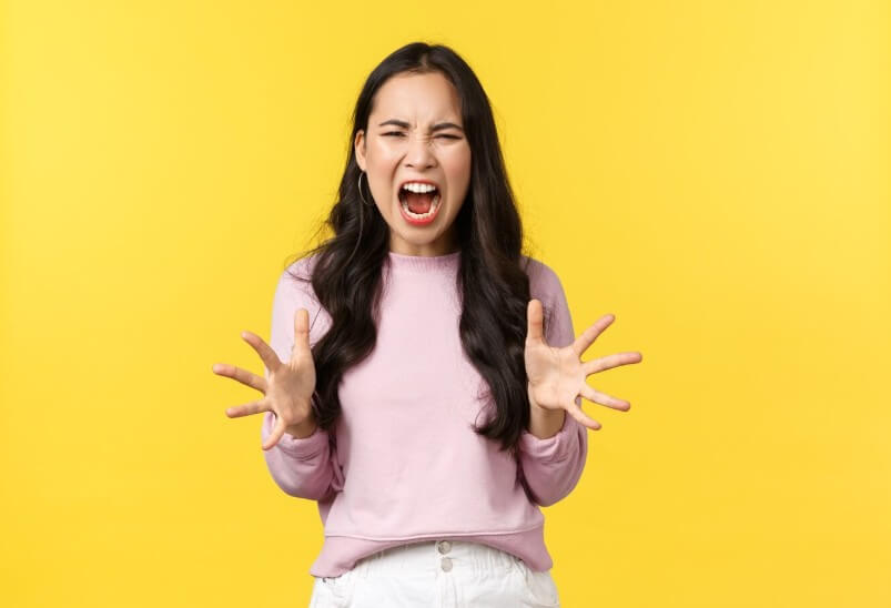 공황장애 증상 중 예민한 반응의 모습