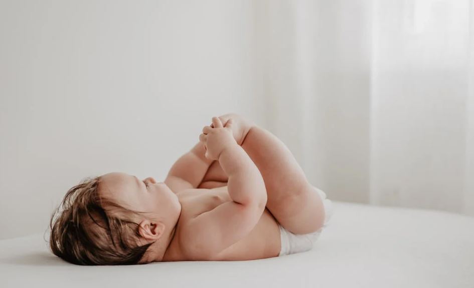 아기 기저귀 사진