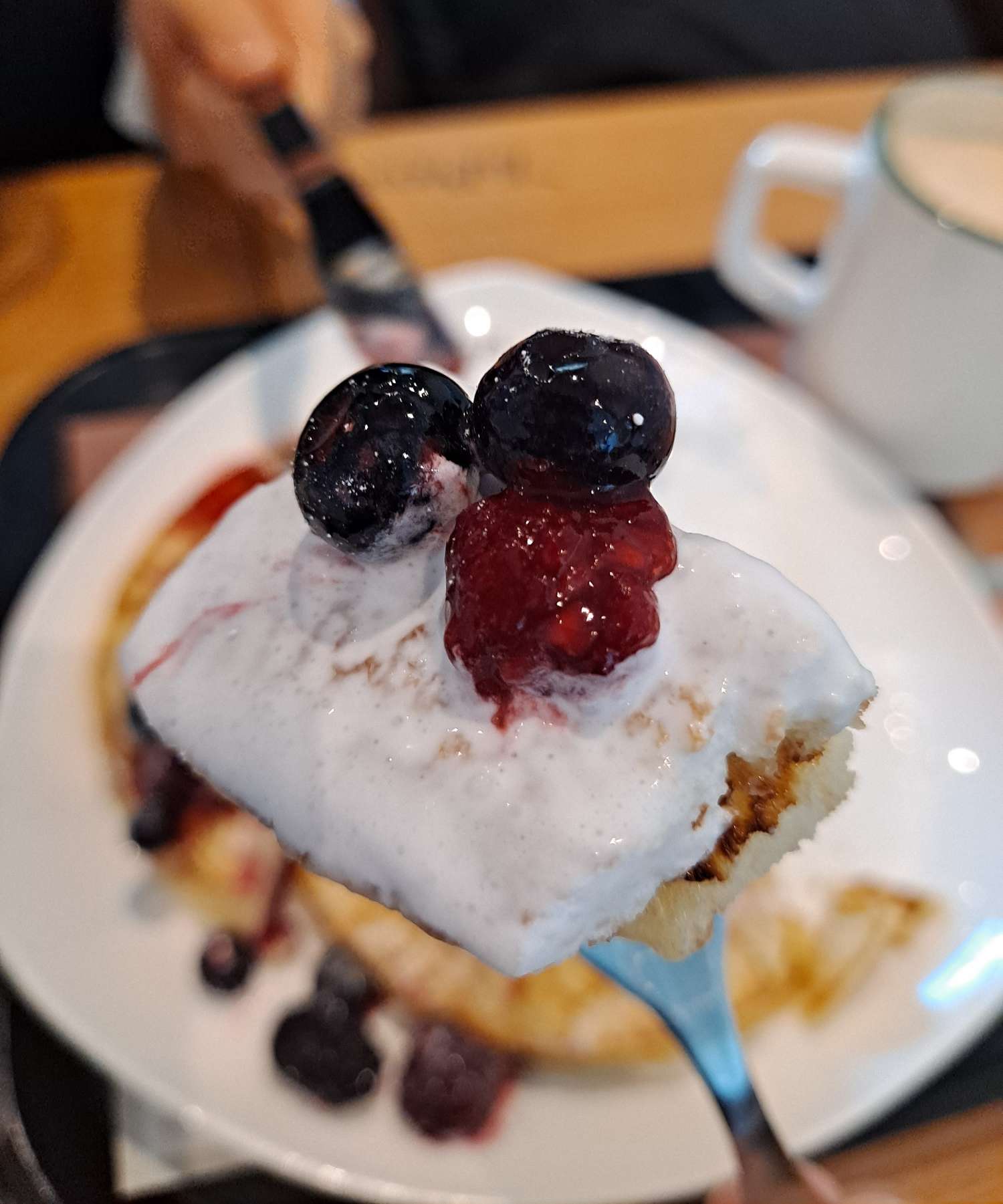 트리플베리 팬케이크 한조각