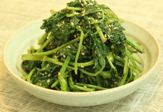 3월에 먹으면 좋은 제철 음식의 종류 Top 10 (봄철 음식) 두릅 냉이 쭈꾸미 취나물 씀바귀 바지락 달래 소라 부추 쑥