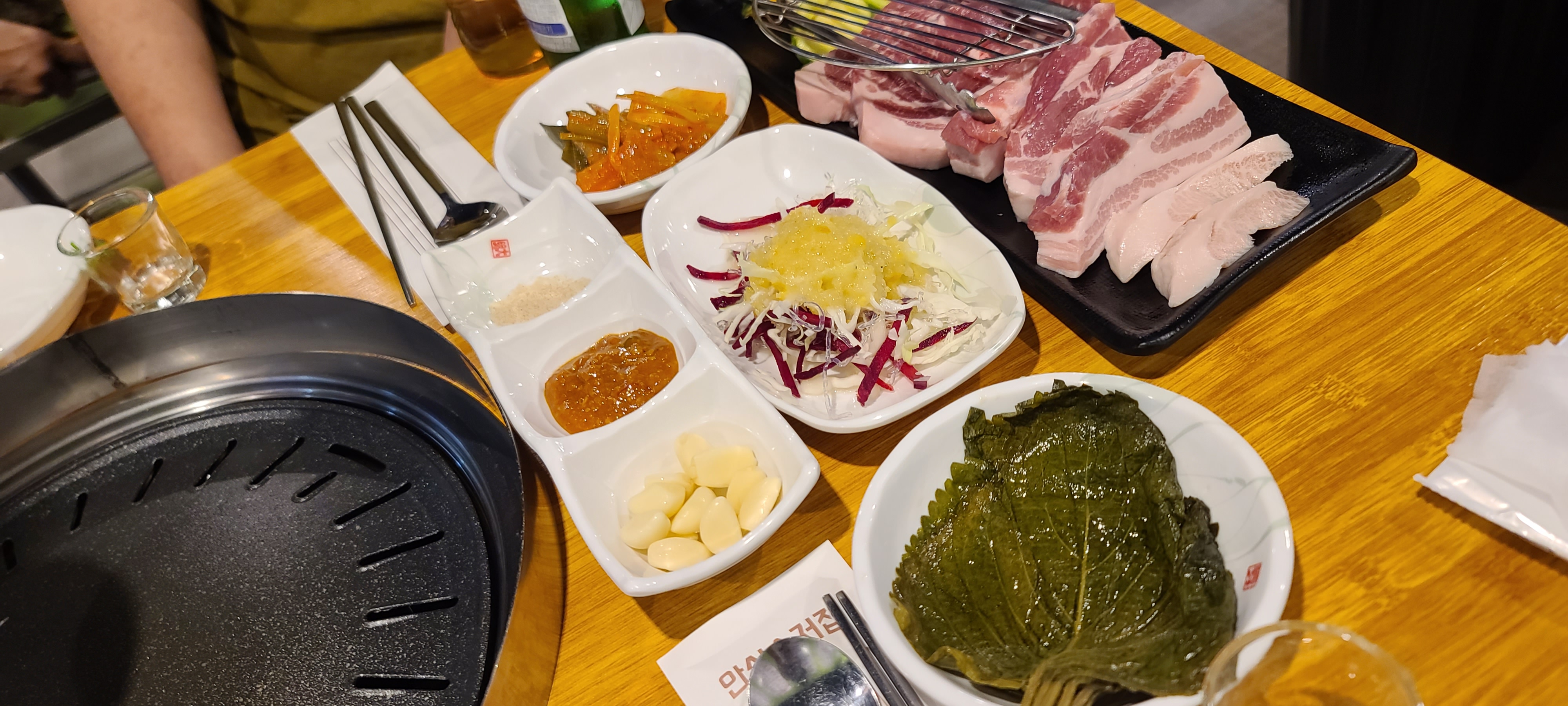 상대원맛집 윤지네고기에반하다 삼겹살 목살 항정살 한돈반반 밑반찬