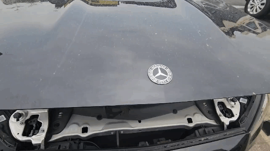 보닛 열리는 모습