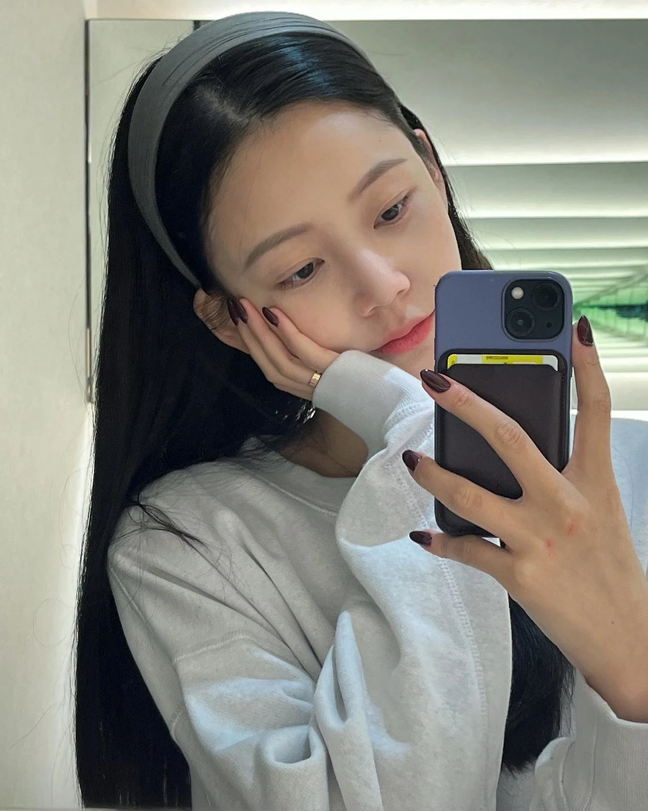 민