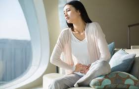 왼쪽 갈비뼈 아래 통증