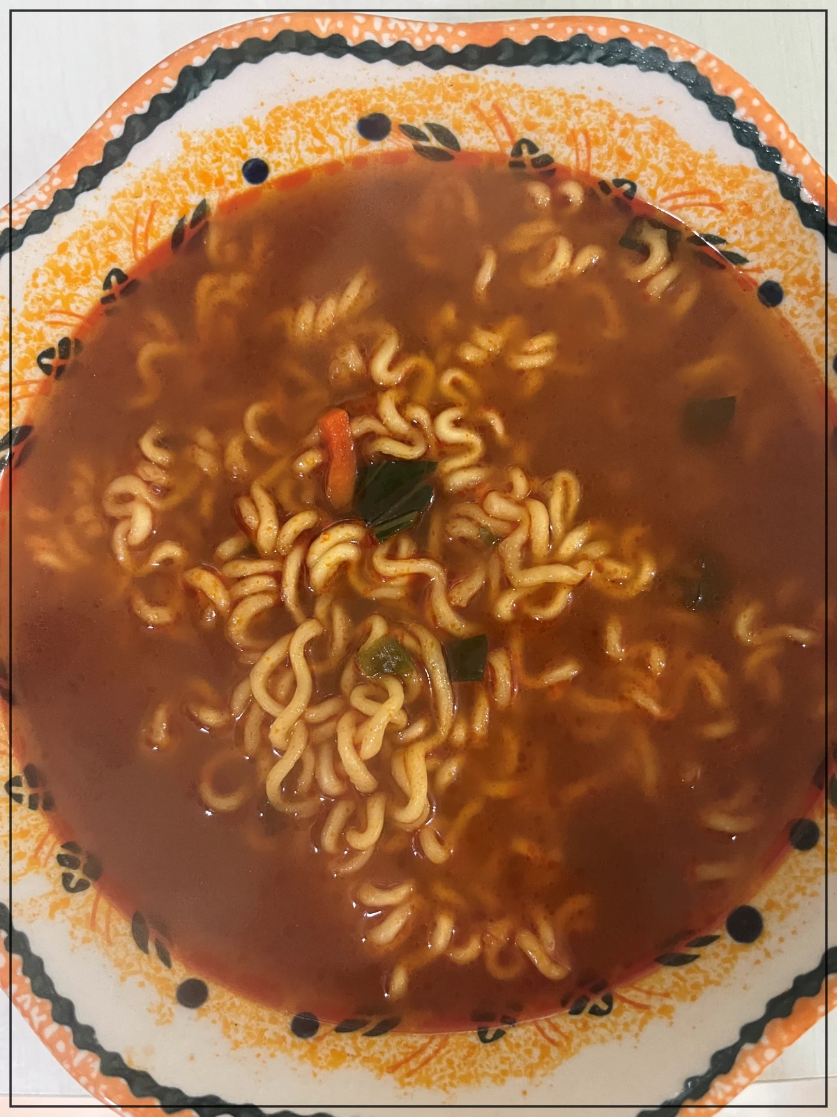 노브랜드-라면-한그릇-얼큰하고-진한맛-조리모습