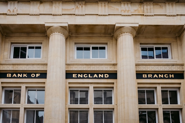 일본 금리 동결 vs 인상&amp;#44; 투자자라면 꼭 알아야 할 핵심 포인트