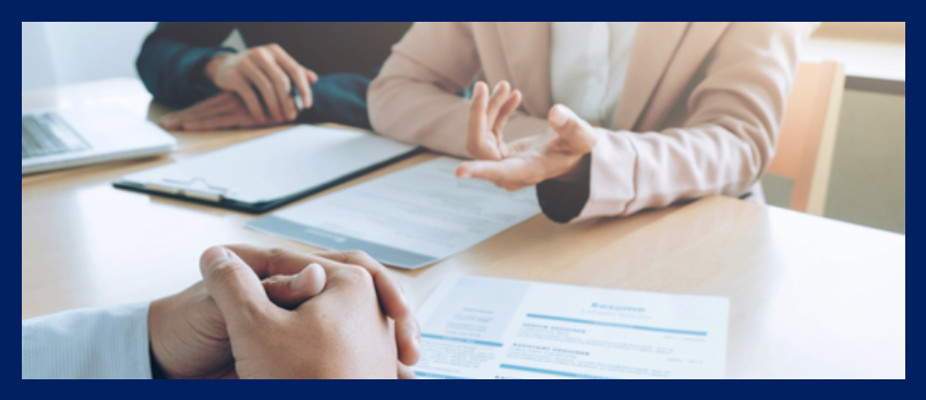 대화중인-남자2명-여자1명