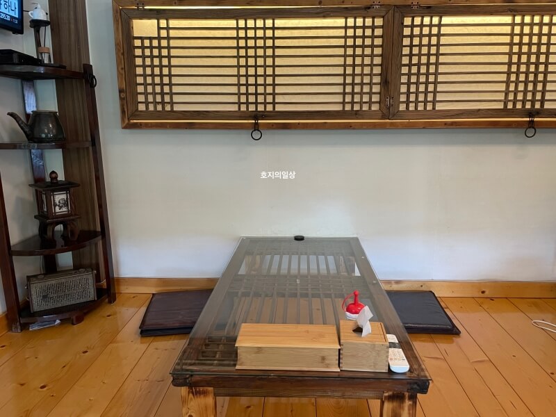 홍천 보리밥 정식 맛집 큰골쉼터 가성비 - 좌식 좌석