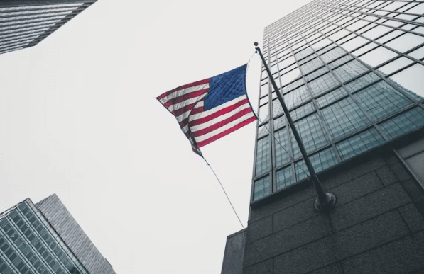 2025년 투자 트렌드 분석: 주식•비트코인&#44; 왜 지금 주목해야 할까?