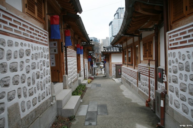 돈의문 박물관 마을의 한옥집들의 전경