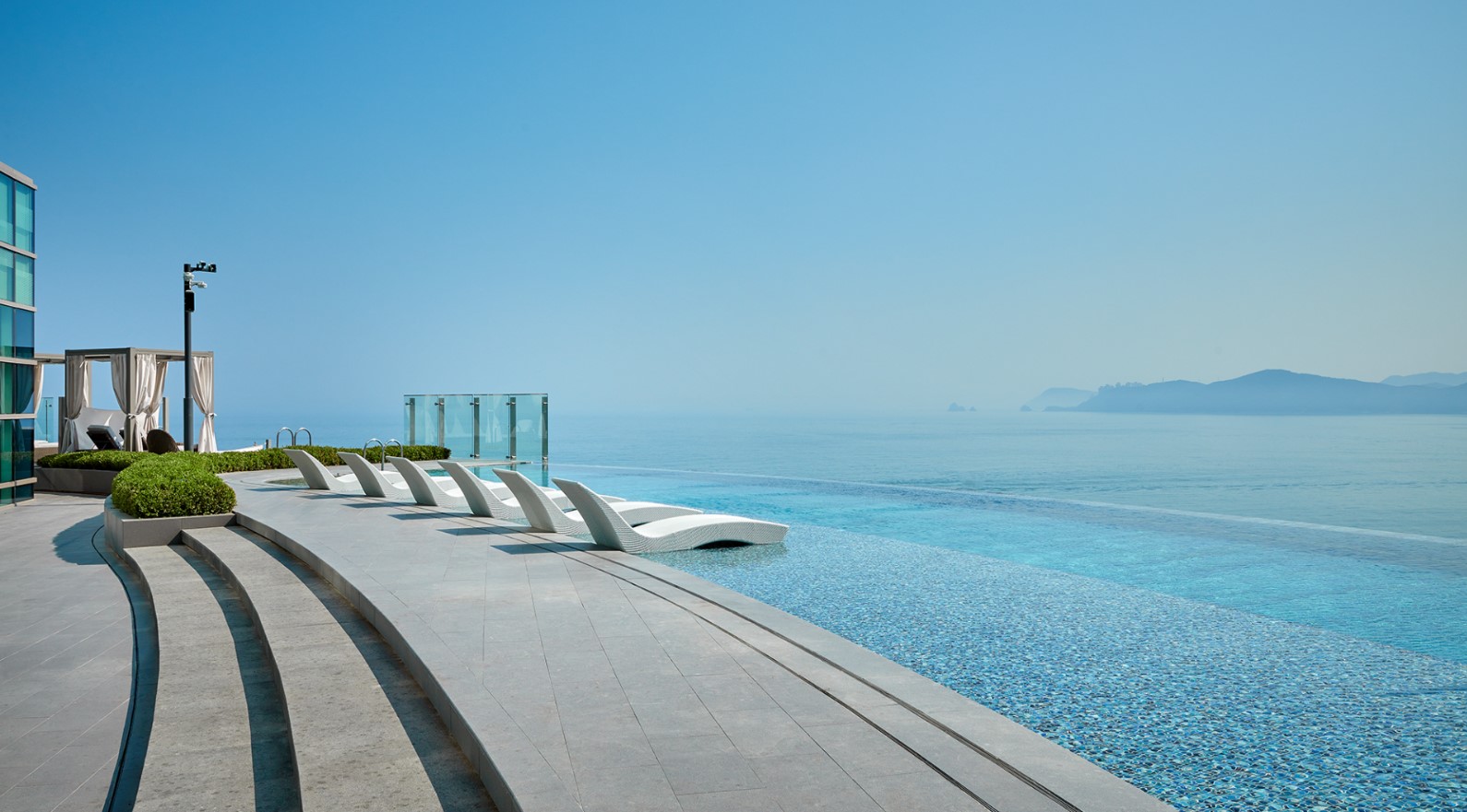 시그니엘부산-야외수영장