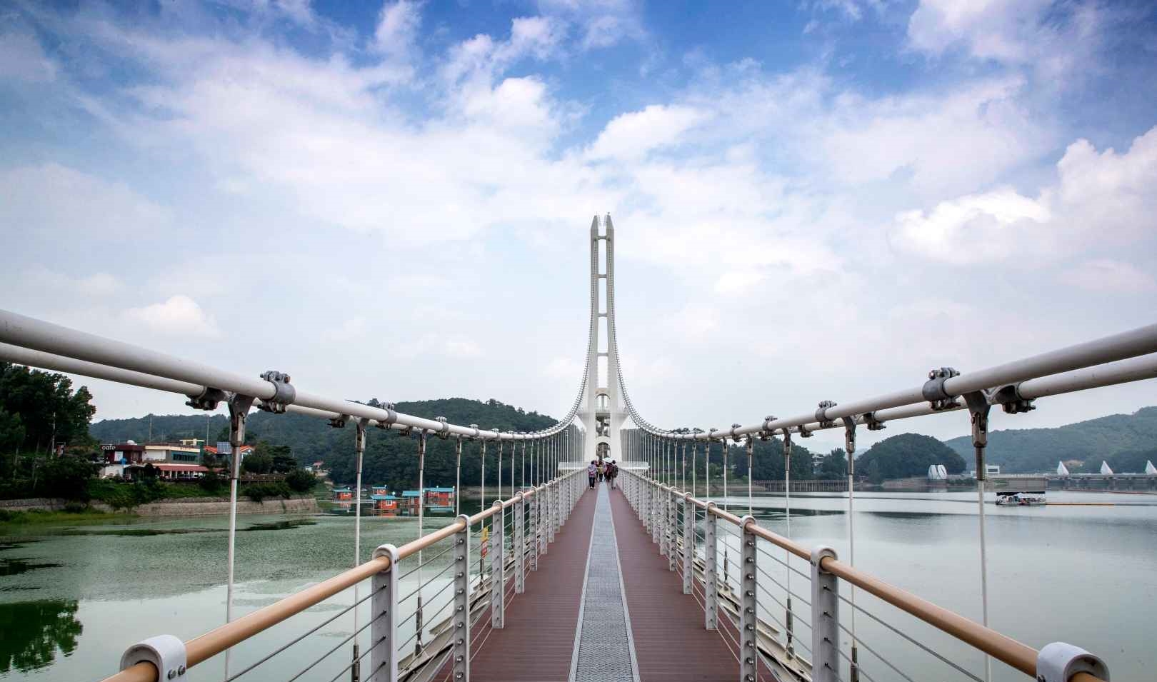 예산 예당호 출렁다리