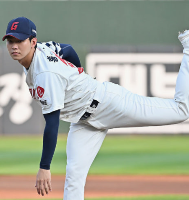 롯데 자이언츠 투수 홍민기 투구장면