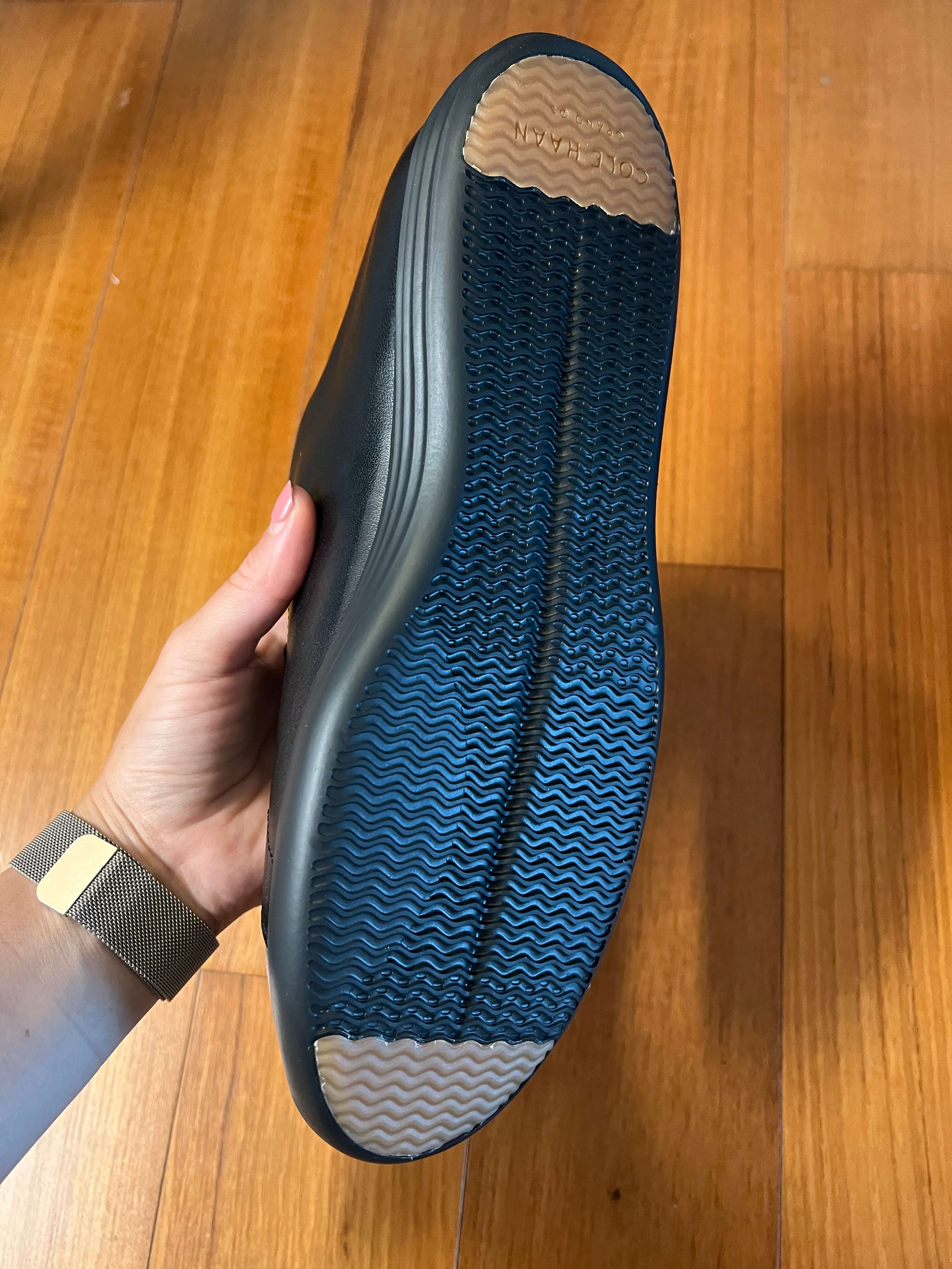 콜한 남자스니커즈