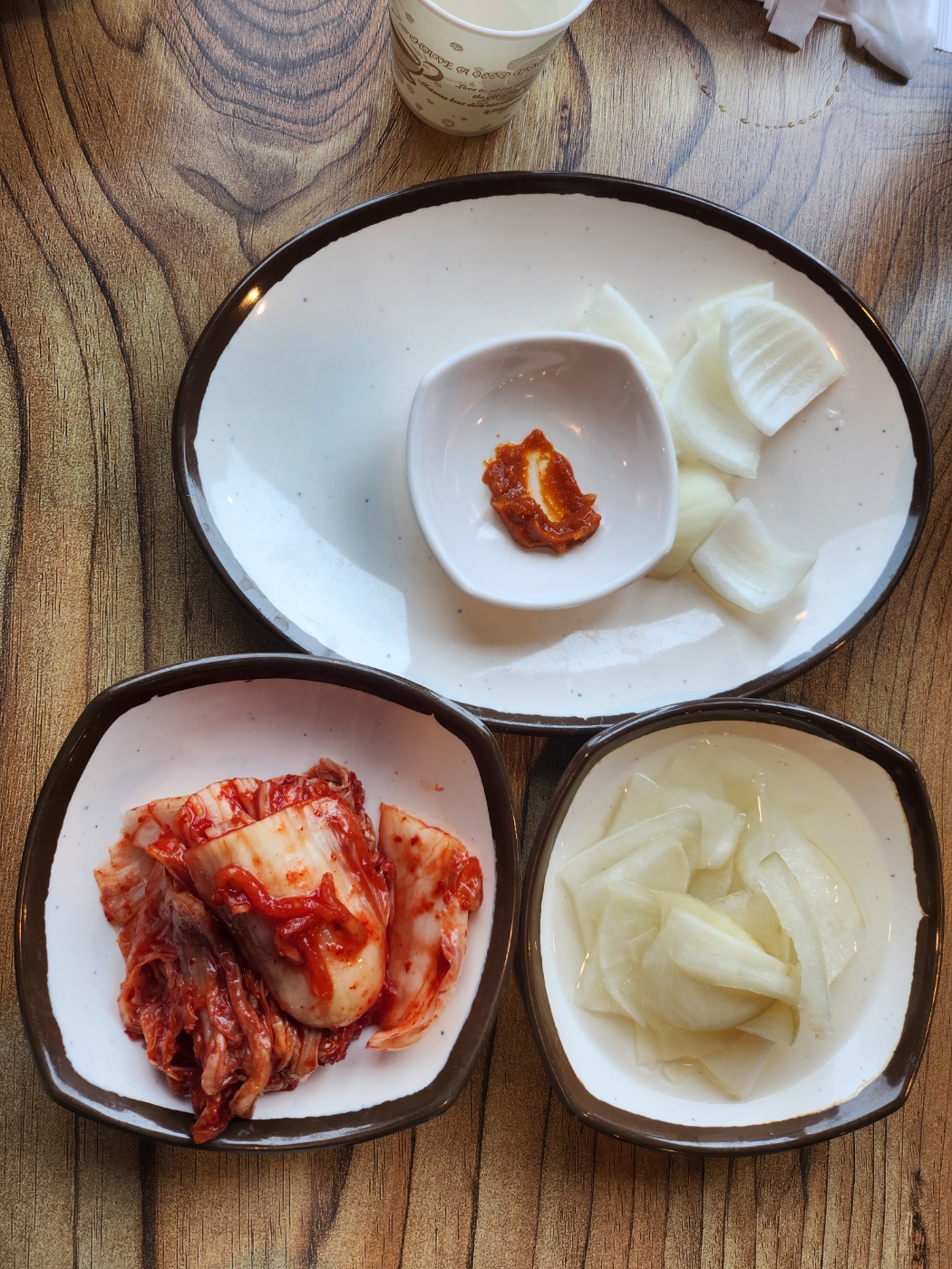 솥뚜껑 매운탕 밑반찬