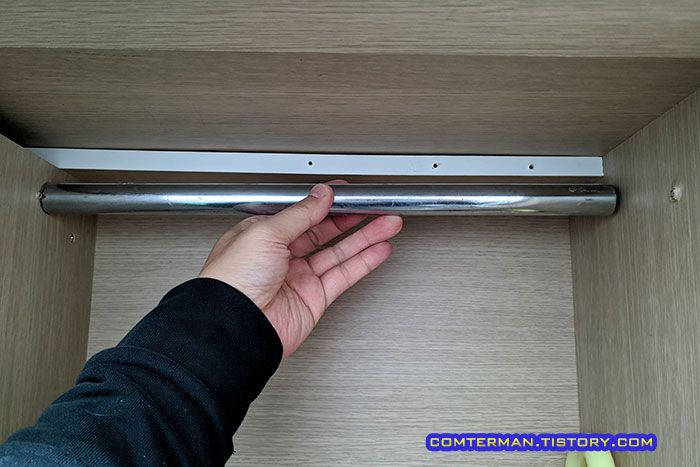 신발장 스테인레스 봉 옷걸이