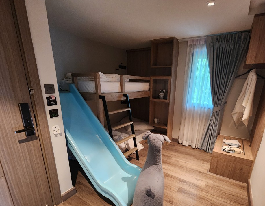 무스호텔 님만 룸 모습