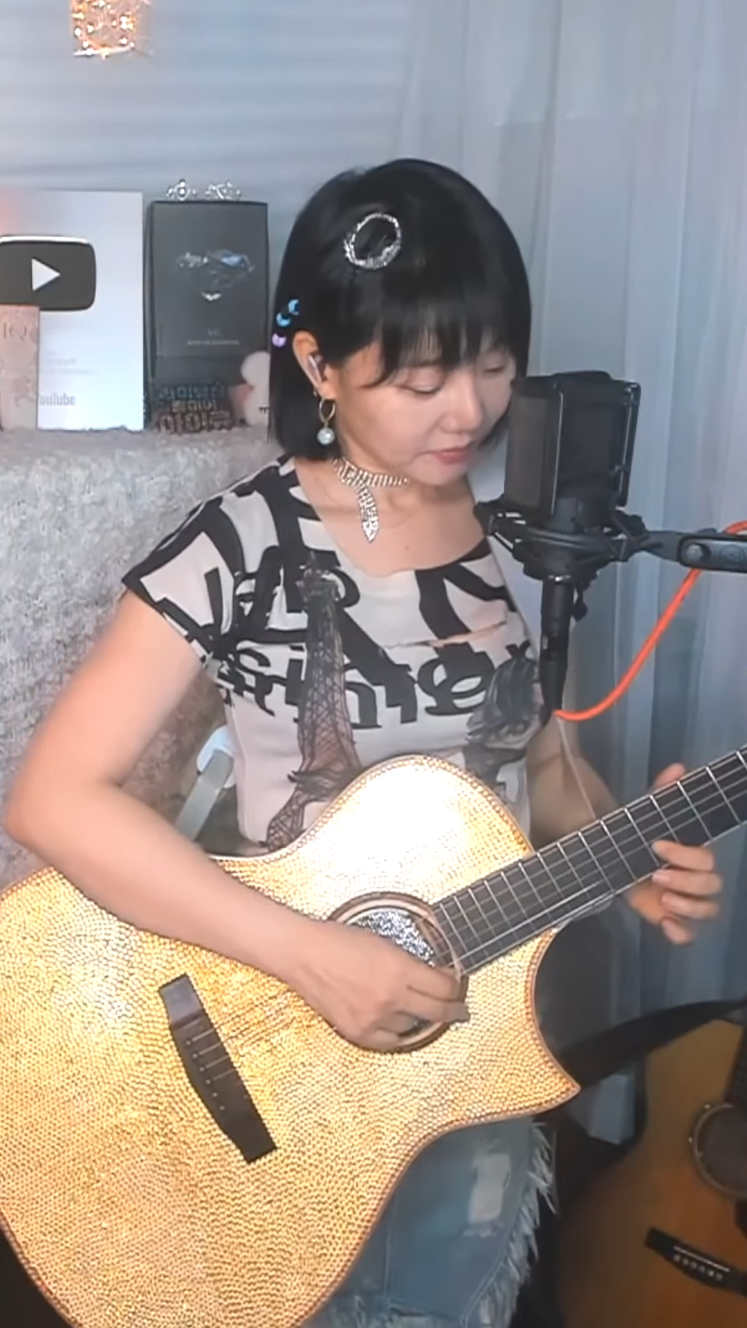 그대 떠나는 날 비가 오는가(세로버젼) &hearts; Live by I.Q(아이큐) 음충376회 #가수아이큐 #iqmusic #verticaliq 0-2 screenshot