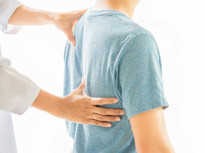 등이 아픈 증세