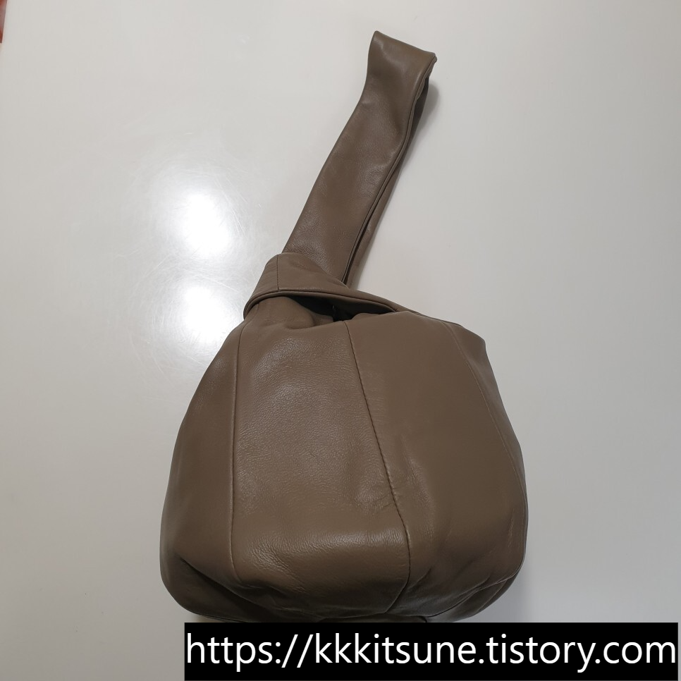 유르트 피그백 무화과백 외관