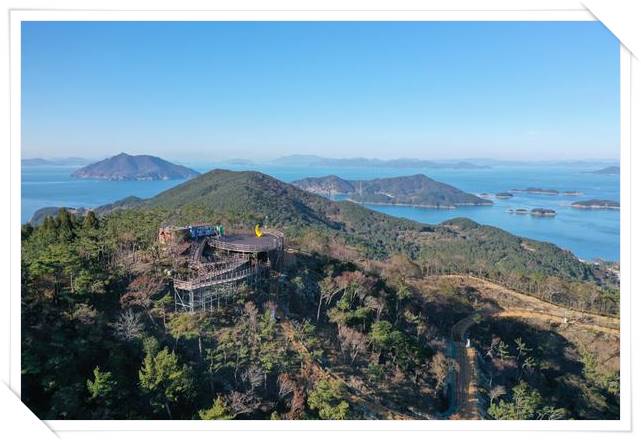 전망대에서 보이는 한려수도의 광경