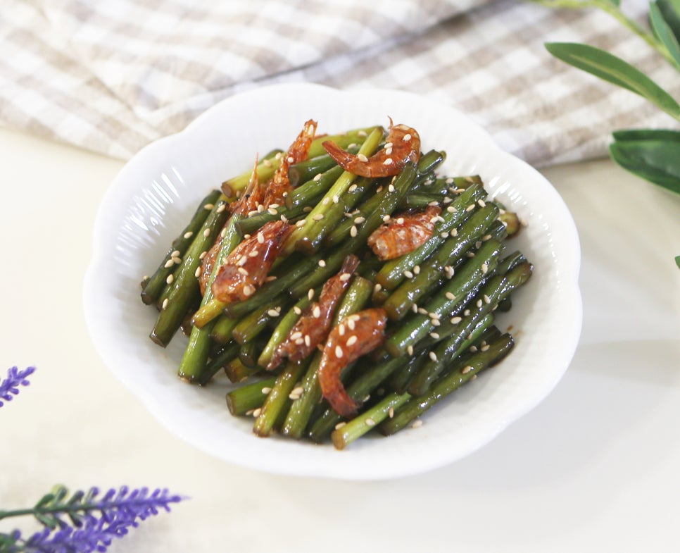 건새우 마늘쫑볶음