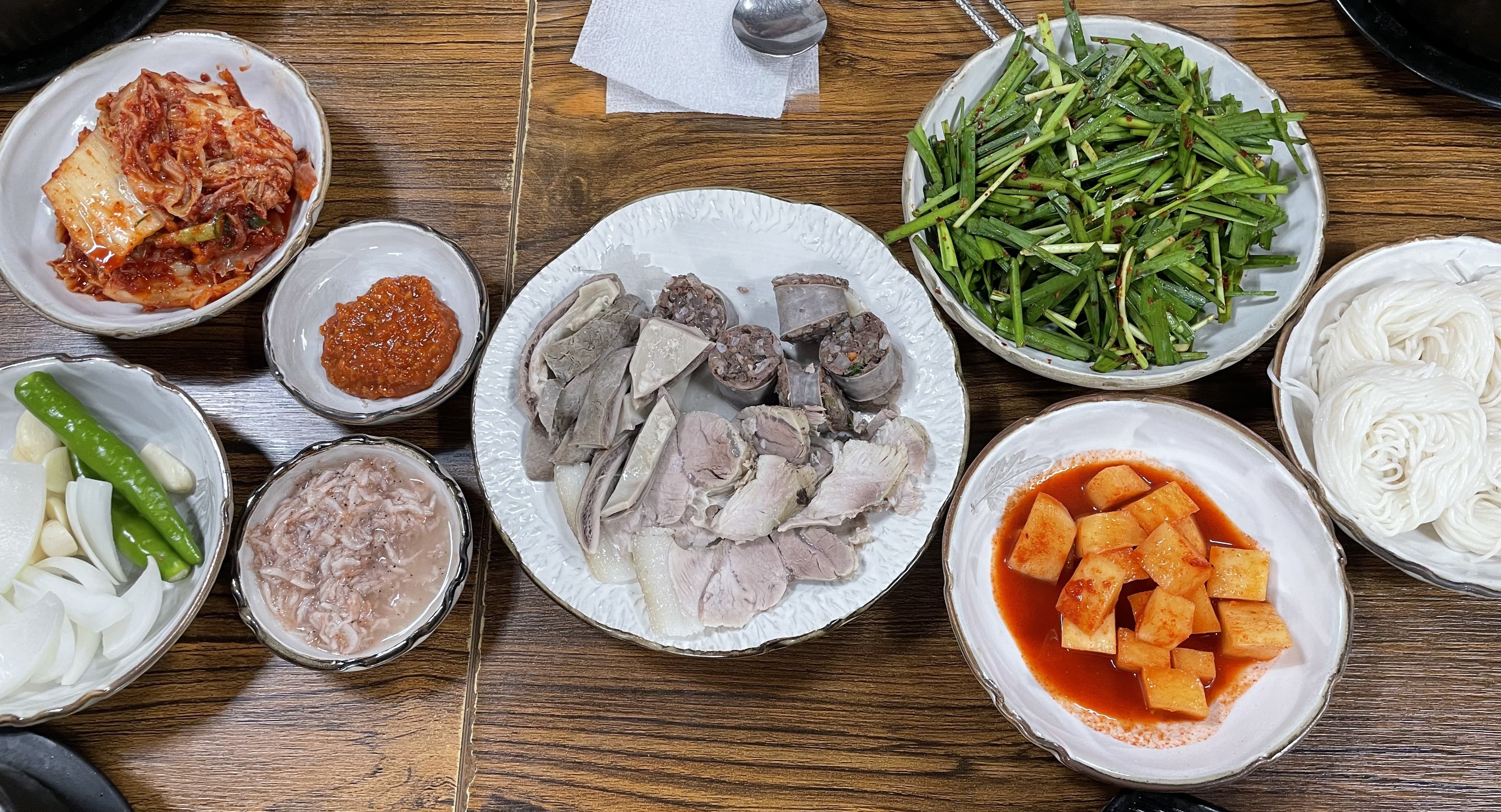 모듬수육+밑반찬