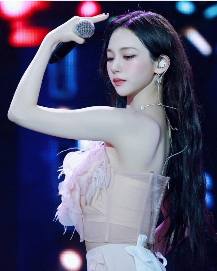 카리나 이재욱