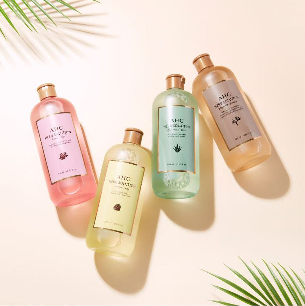 장미향 가득한 AHC 로즈 토너 500ml, 촉촉함과 저자극 사용감까지 확인해보세요