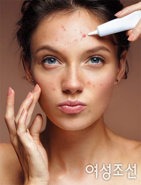 봄철 환절기 예민해진 피부를 지키는 현실적인 방법