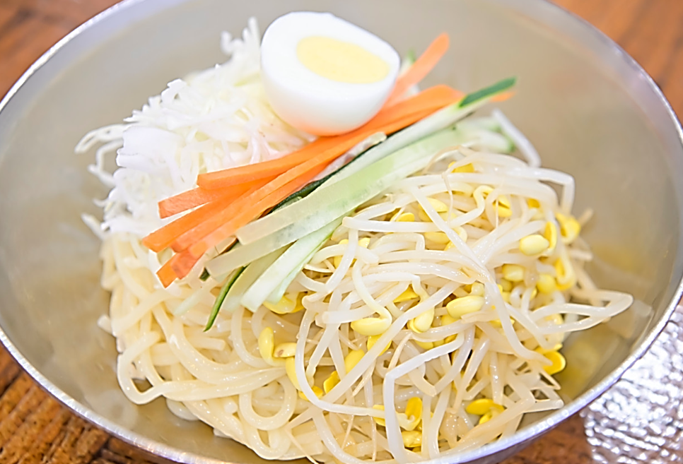 수원 코끼리만두 분식집의 콩나물쫄면