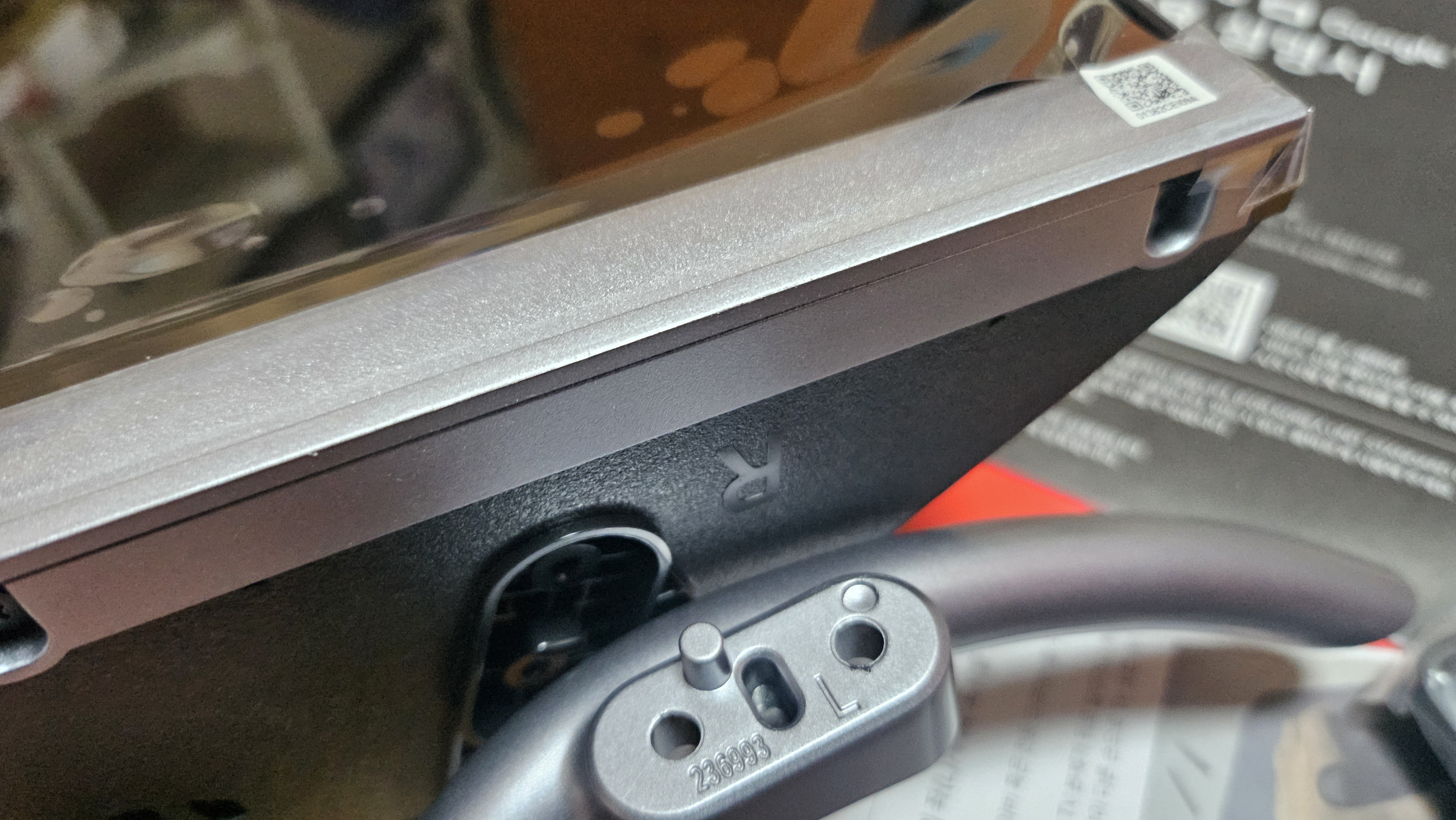 스탠드 조립 및 거치