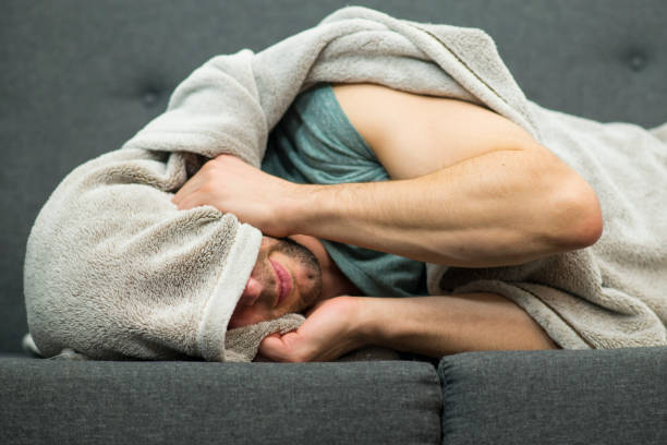 잠잘 때 식은땀 흘리는 이유 단순히 더운 밤 때문이 아니다