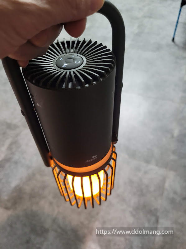 캠핑장에서도 분위기를 책임지는 감성 스피커